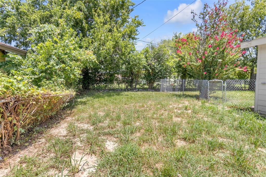 5815 Schevers Street - Photo 32