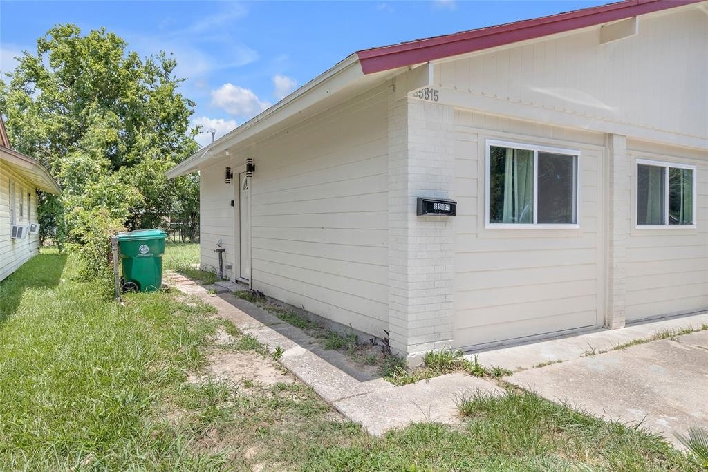 5815 Schevers Street - Photo 6