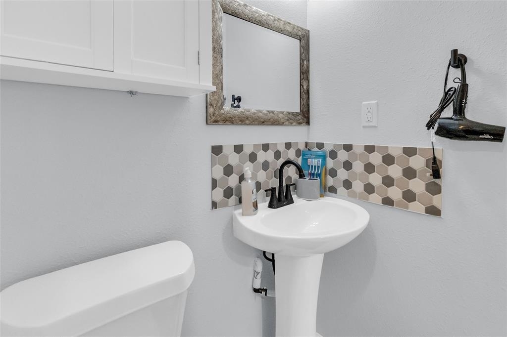 5815 Schevers Street - Photo 4