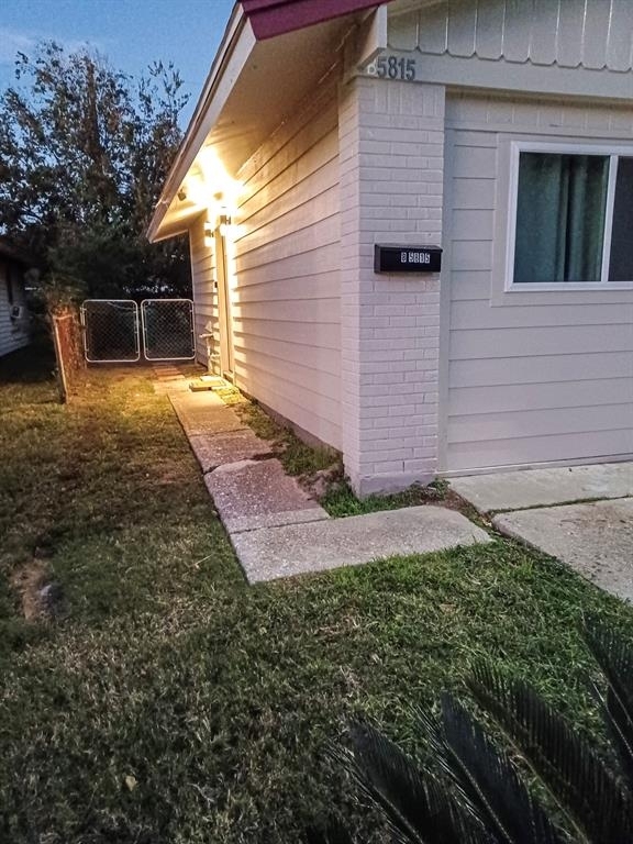 5815 Schevers Street - Photo 35