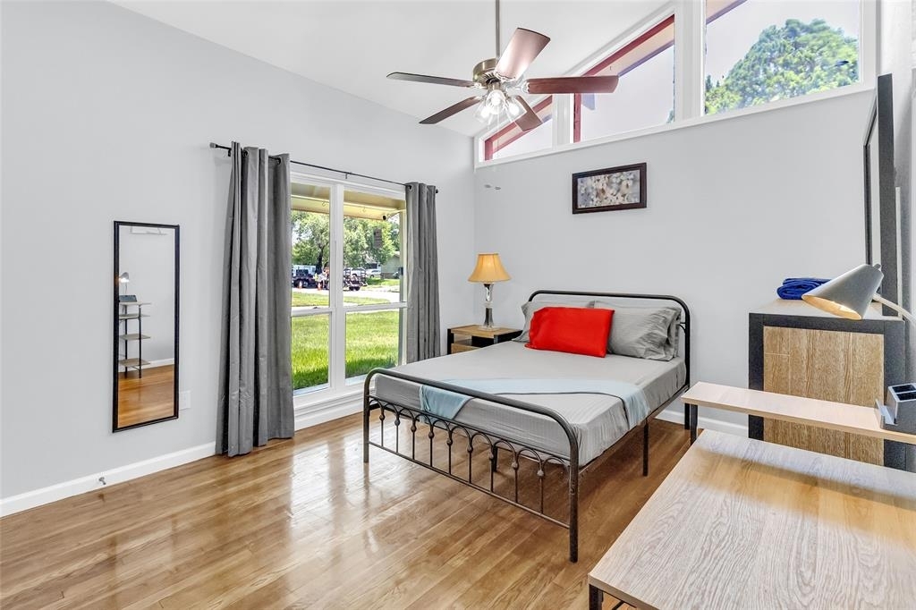 5815 Schevers Street - Photo 0