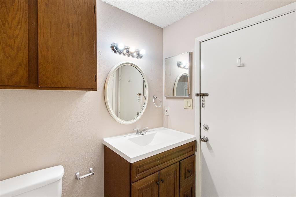 10855 Meadowglen Lane - Photo 28