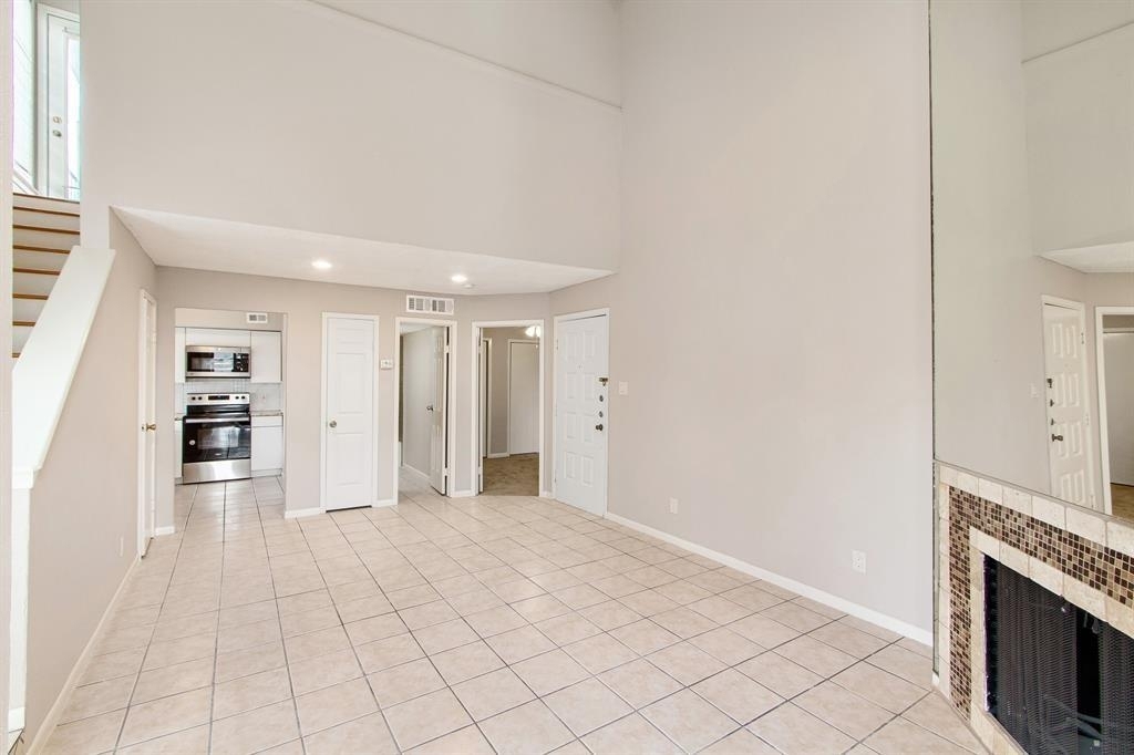 10855 Meadowglen Lane - Photo 11