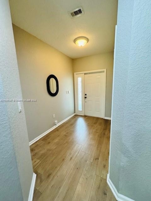 2505 Nw 31st Ct - Photo 3