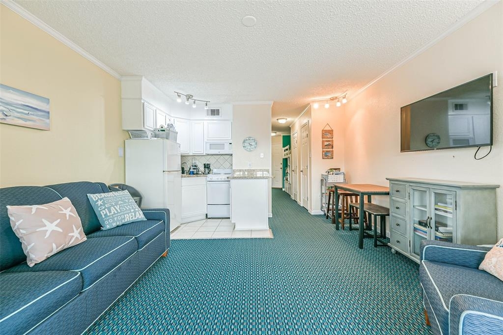 6102 Seawall Boulevard - Photo 1