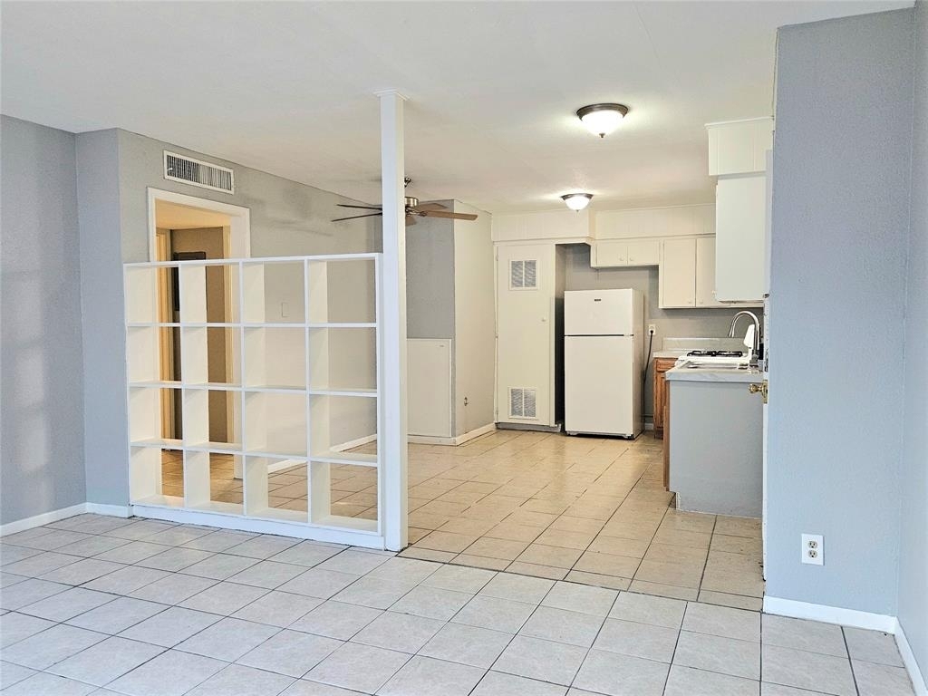 1109 Broadway Street - Photo 1