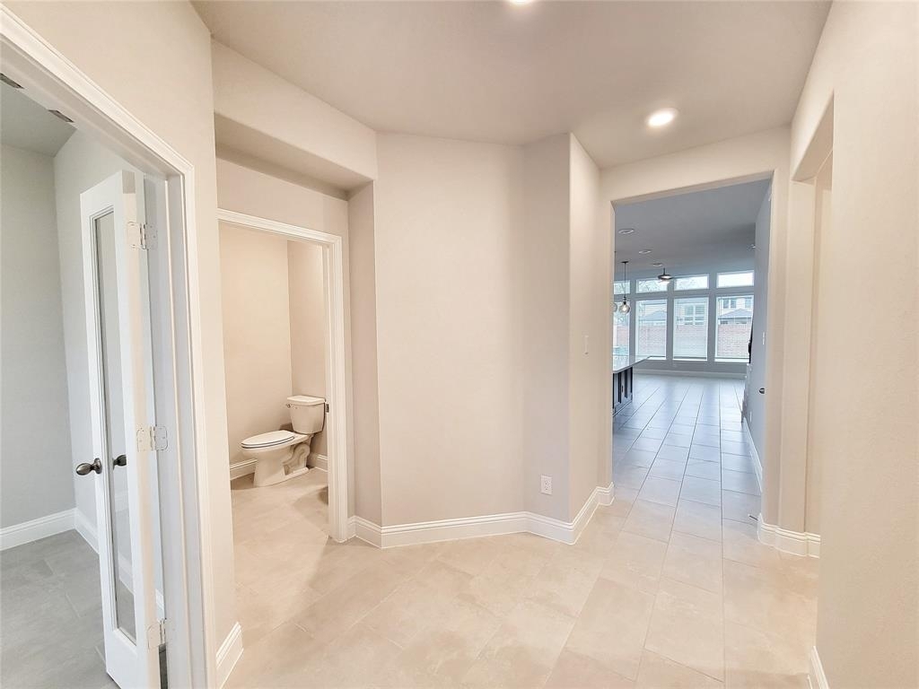 1723 Harvest Lake Dr - Photo 2