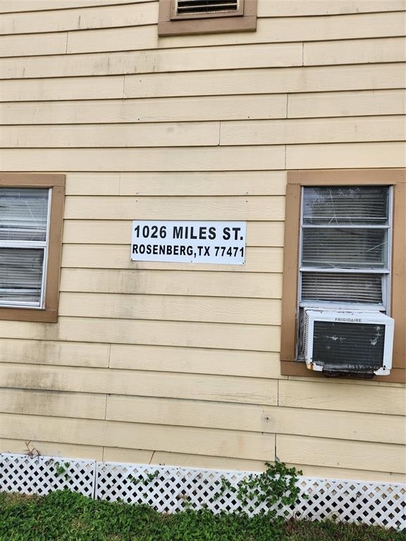 1026 Miles Street - Photo 2