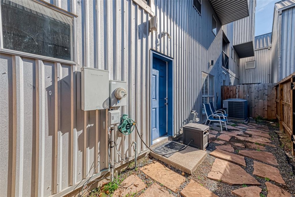 1704 Drew Street - Photo 40