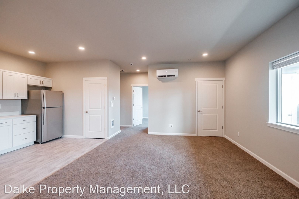 4125 Market St. Ne - Photo 2