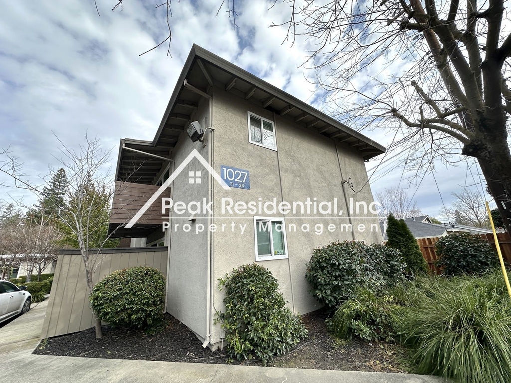 1025 35th Ave - Photo 13