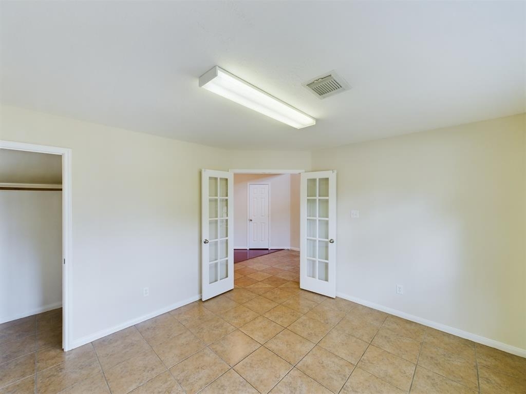 5811 Lundwood Lane - Photo 3