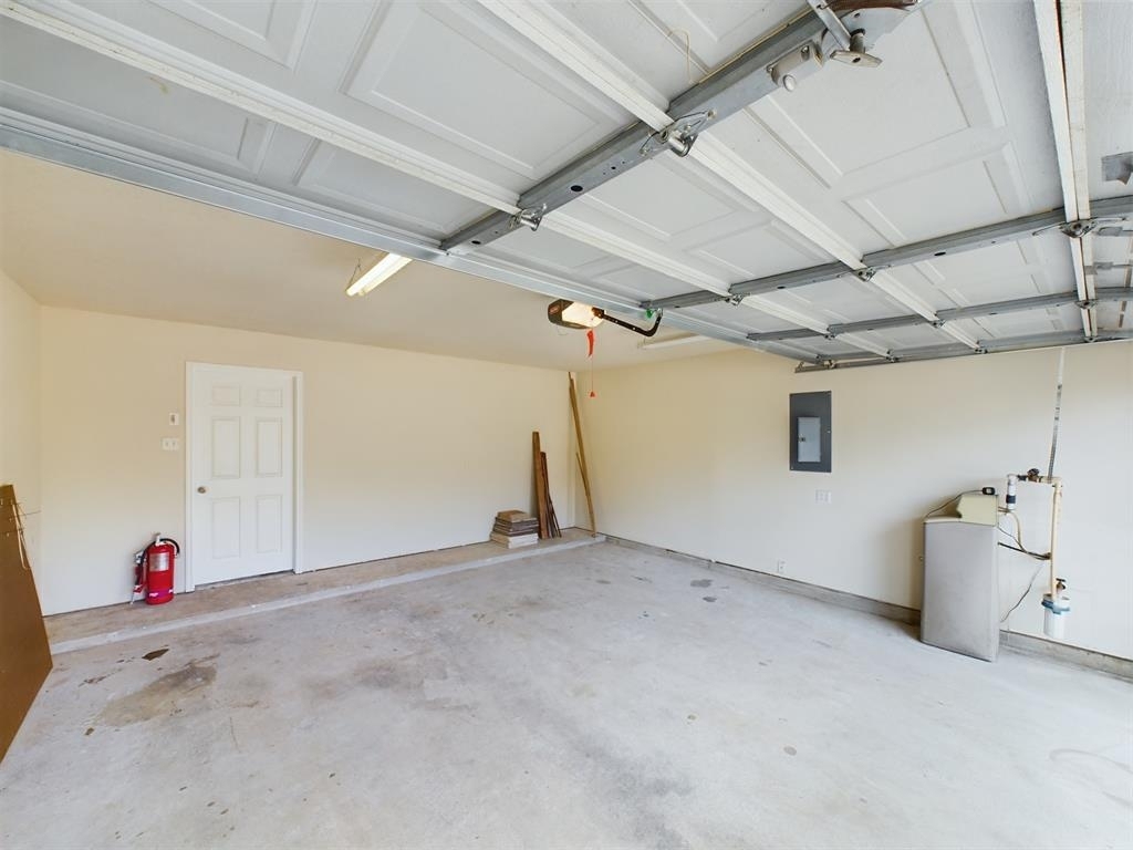 5811 Lundwood Lane - Photo 36