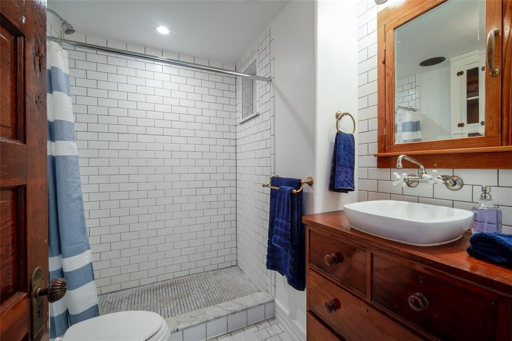 811 W 13th Street - Photo 26