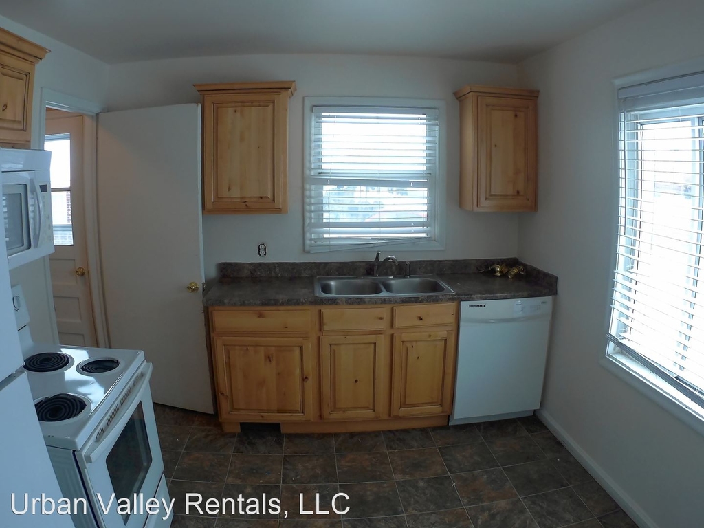 4380 W. 5460 S. - Photo 1