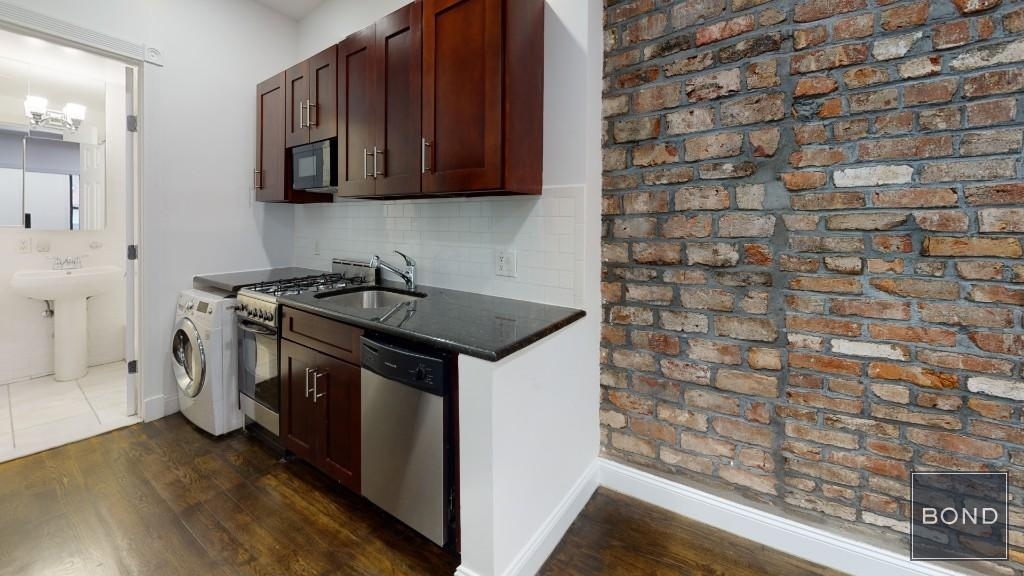 307 Mott Street - Photo 5