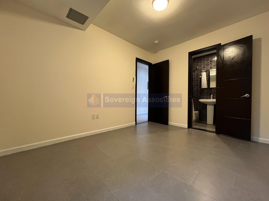 350 Manhattan Avenue - Photo 4