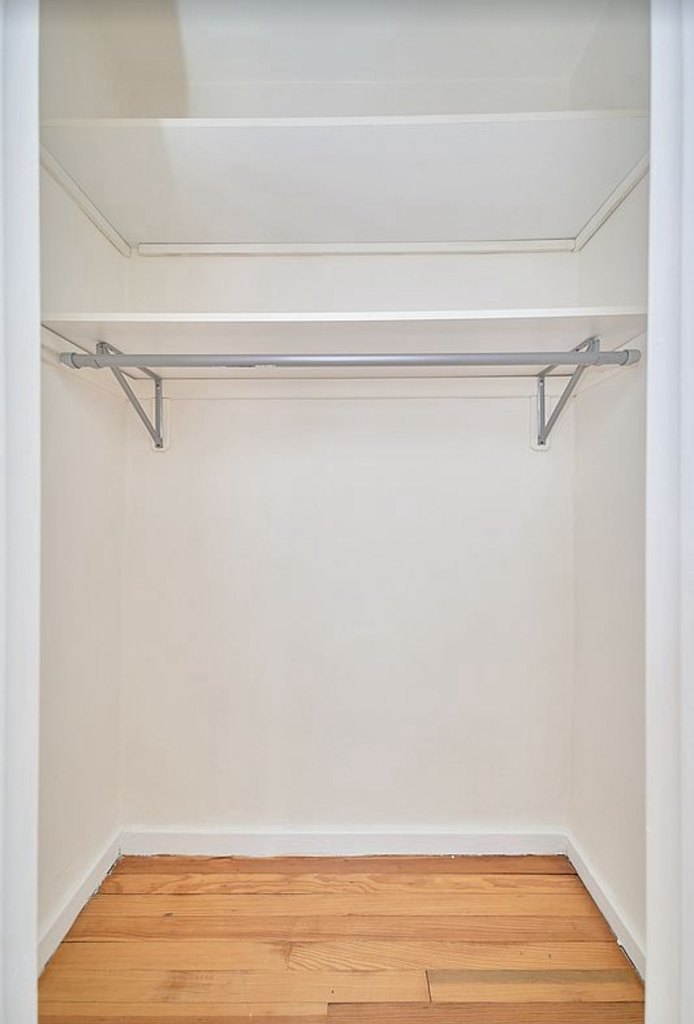 121 Seaman Avenue - Photo 9