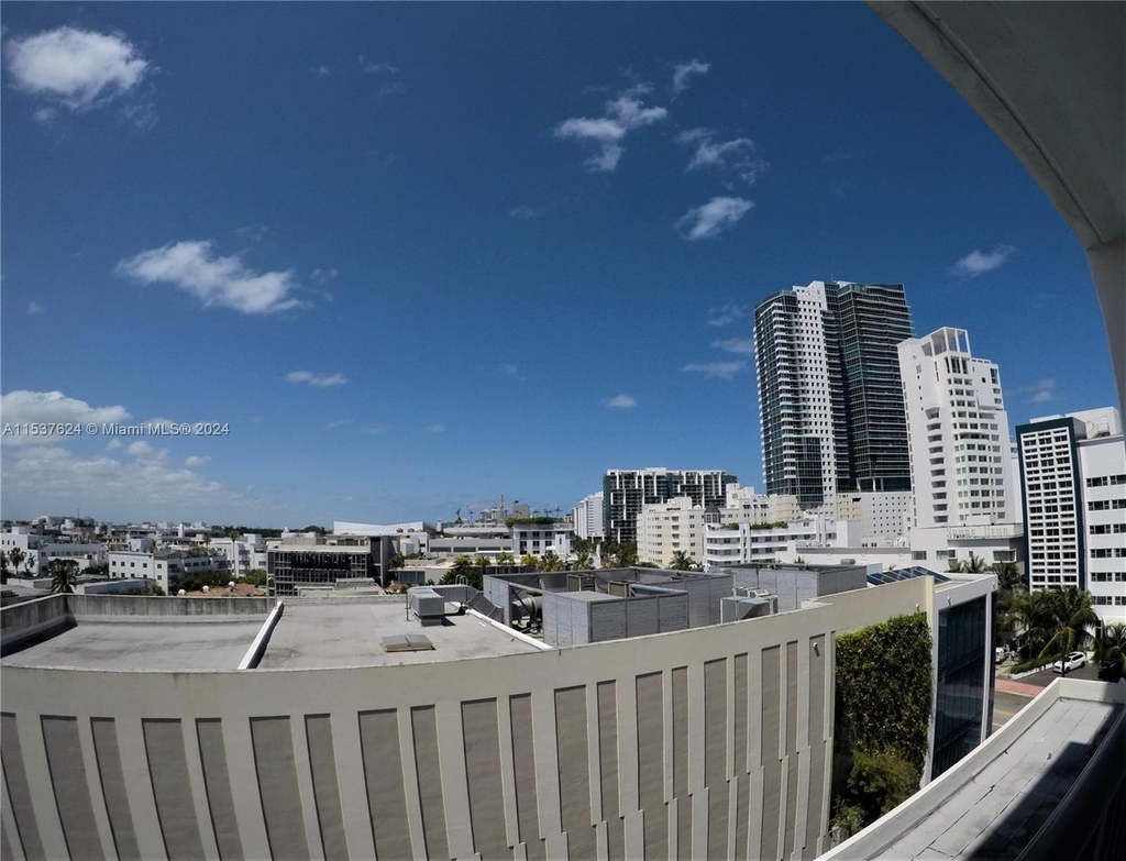 1800 Collins Ave - Photo 20