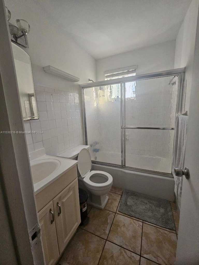 3071 Sw 27th Ave - Photo 4