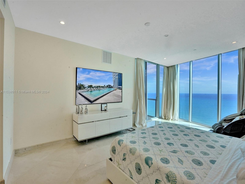 17001 Collins Ave - Photo 12