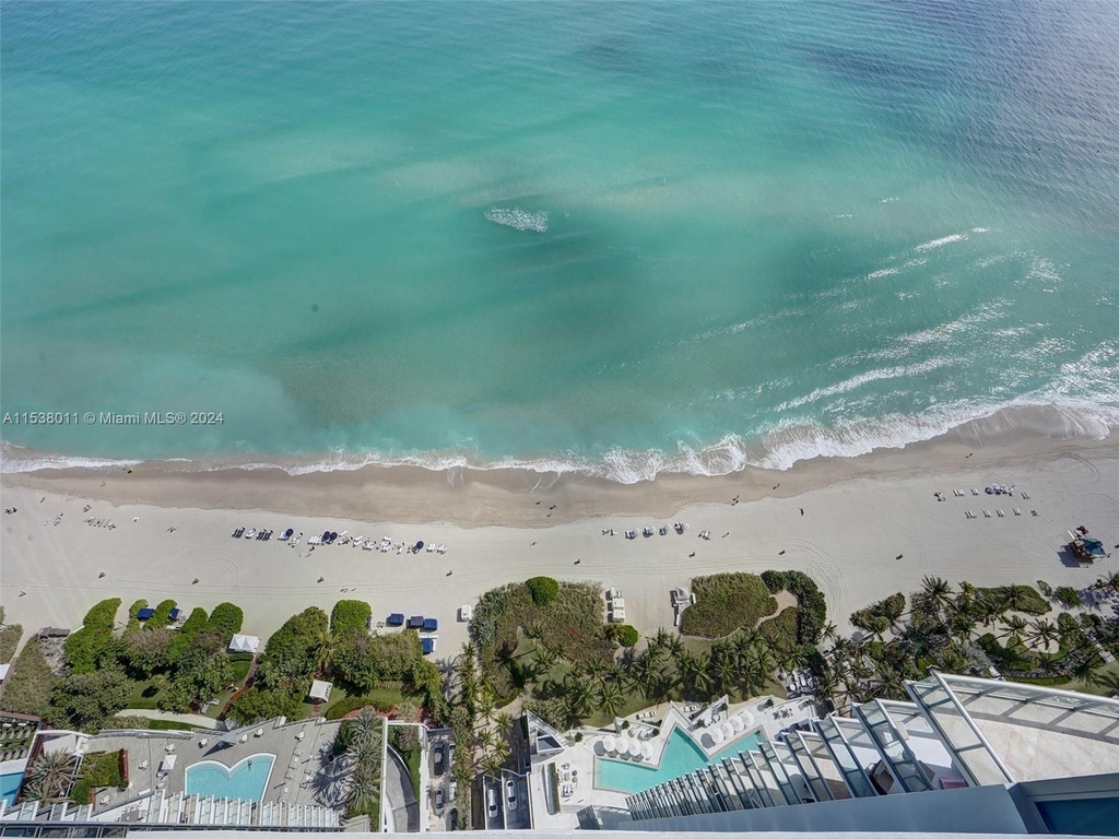 17001 Collins Ave - Photo 8