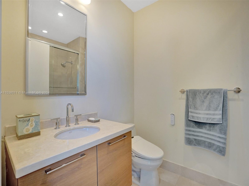 17001 Collins Ave - Photo 24