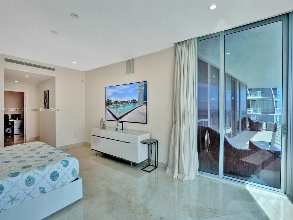 17001 Collins Ave - Photo 13