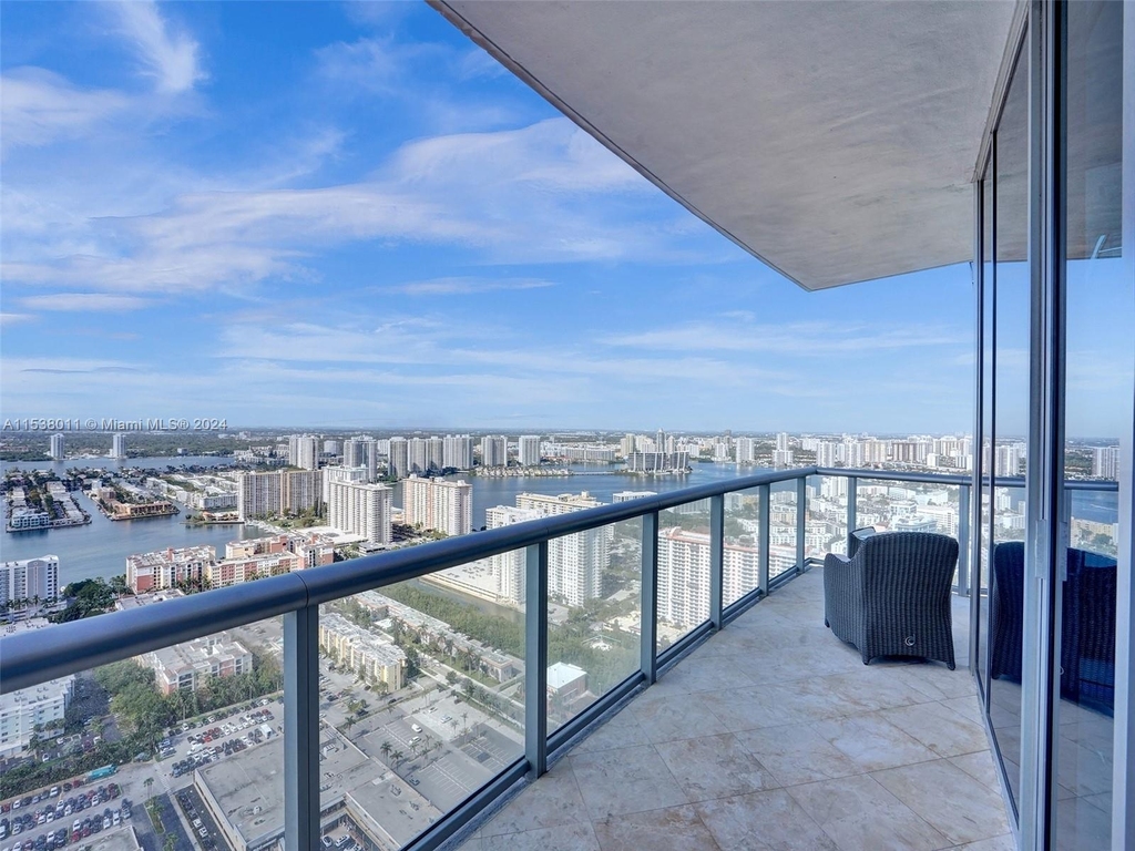 17001 Collins Ave - Photo 17