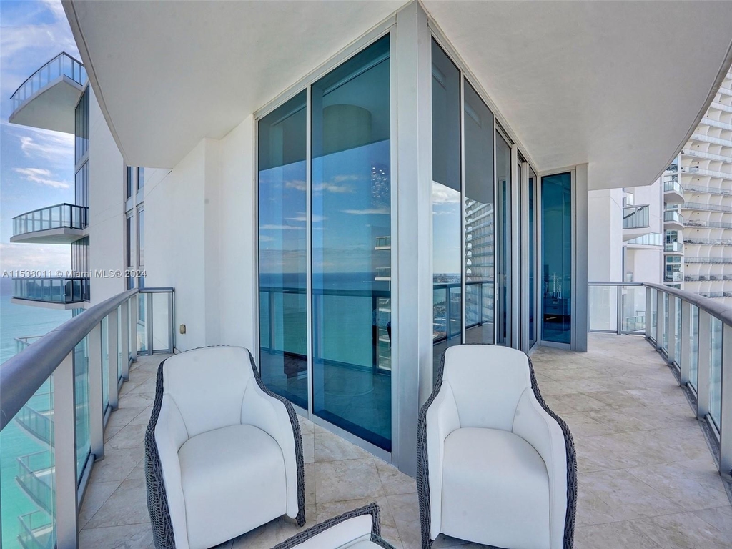 17001 Collins Ave - Photo 18