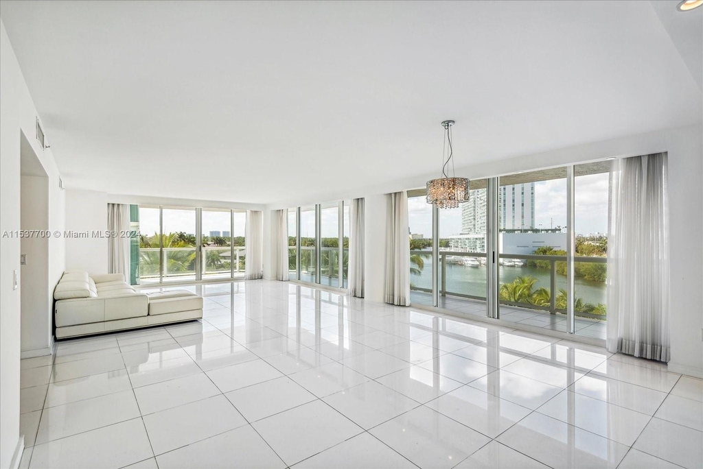 16500 Collins Ave - Photo 2