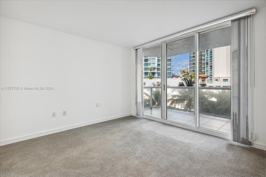16500 Collins Ave - Photo 11