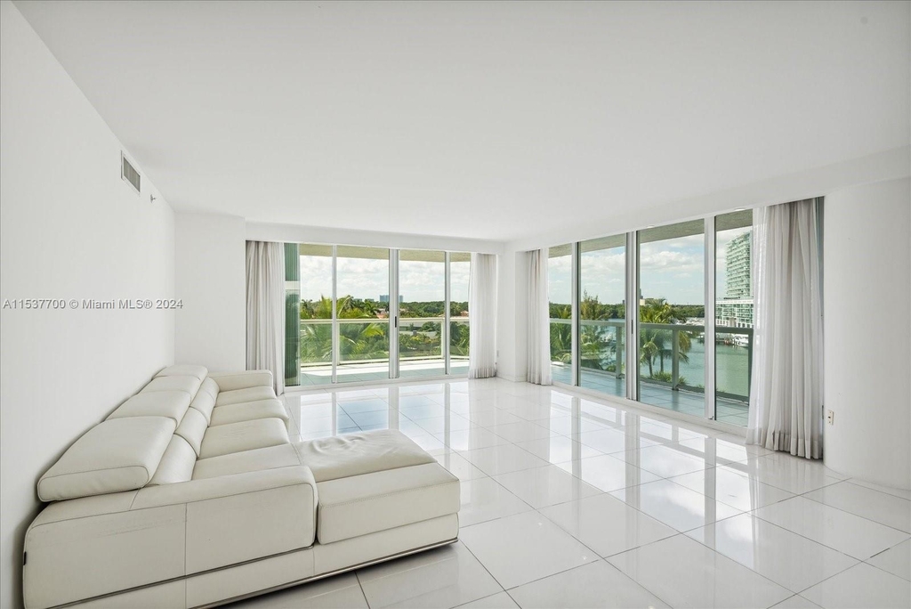 16500 Collins Ave - Photo 3