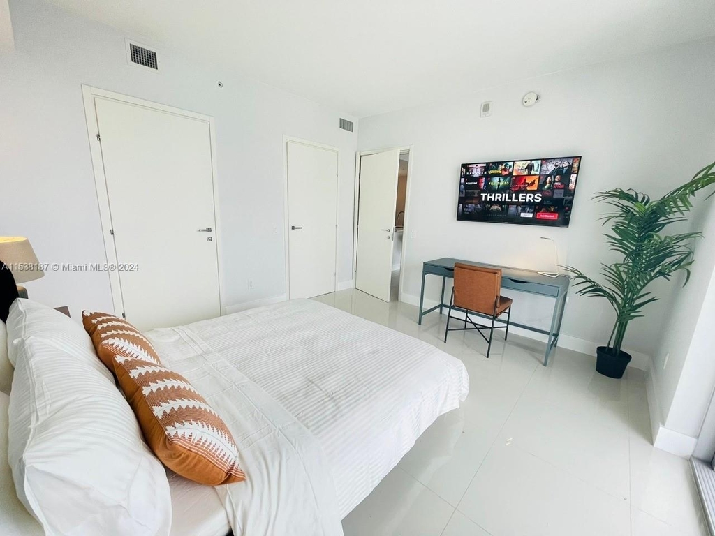 1300 Brickell Bay Dr - Photo 12