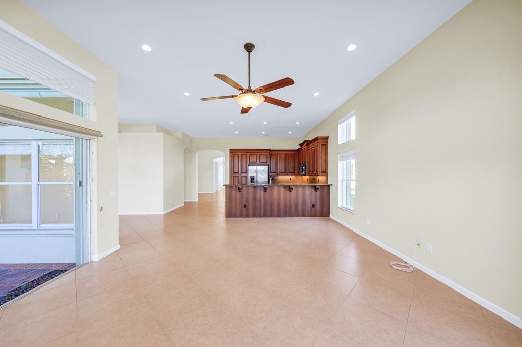 13074 Salinas Point Way - Photo 14