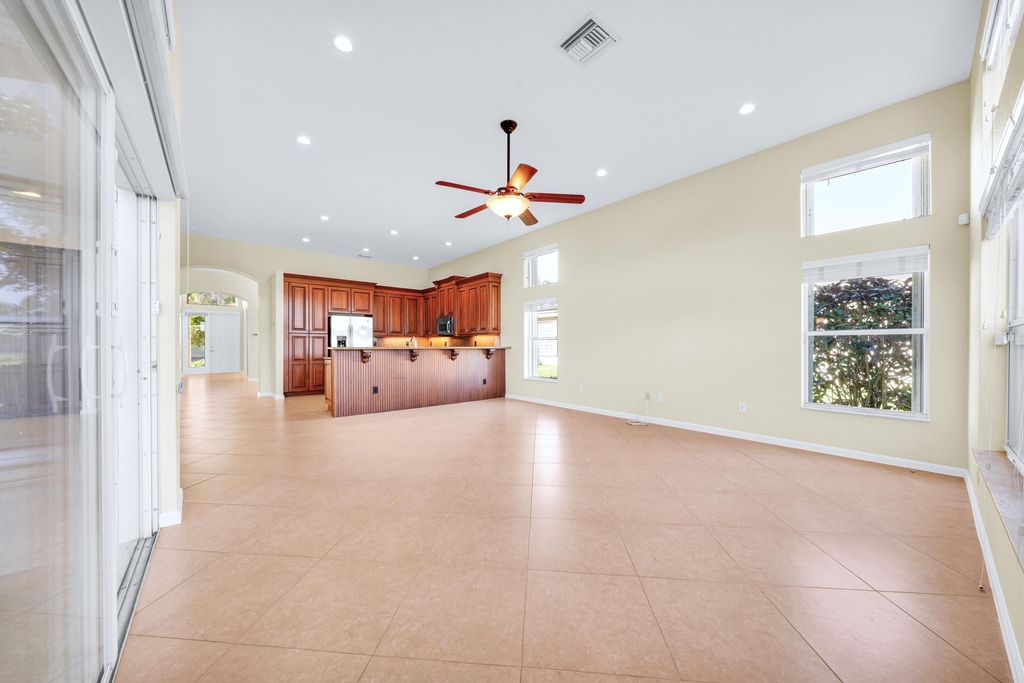 13074 Salinas Point Way - Photo 15