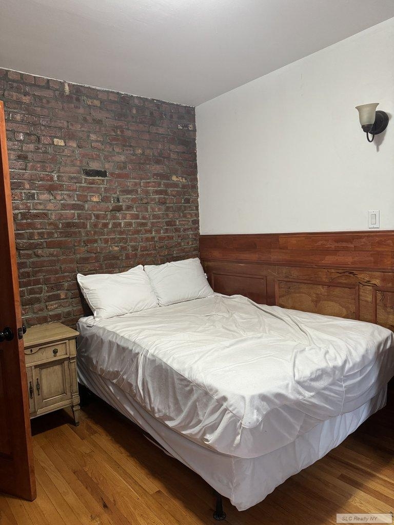 424 East 13th Street - Photo 2