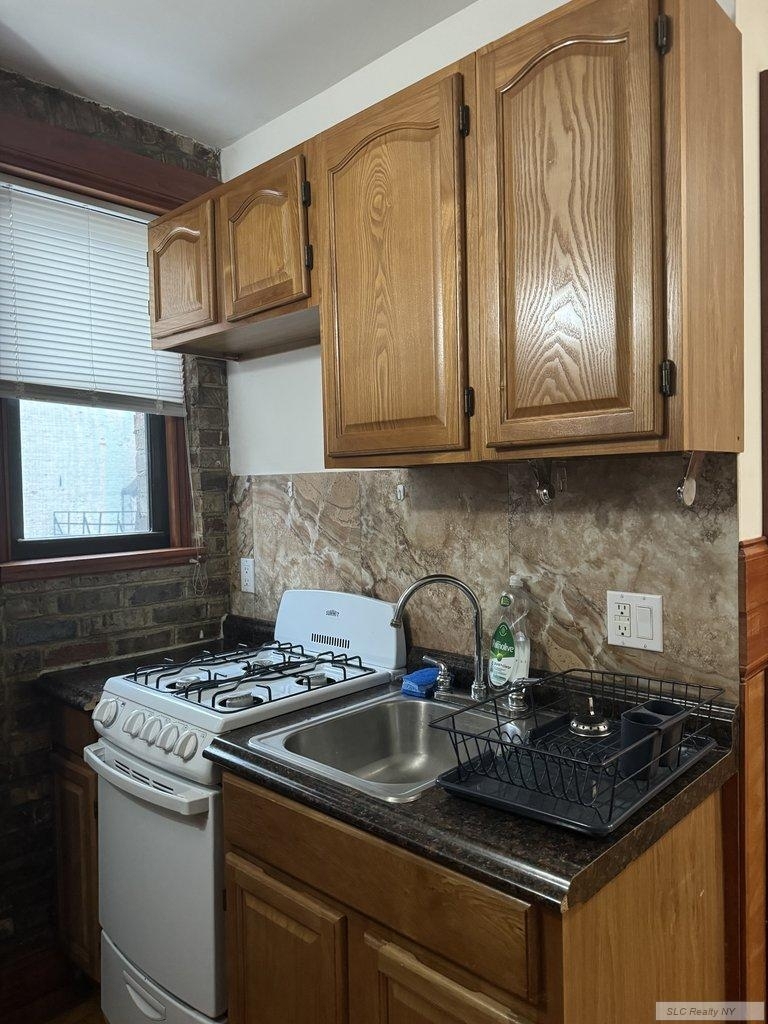 424 East 13th Street - Photo 3