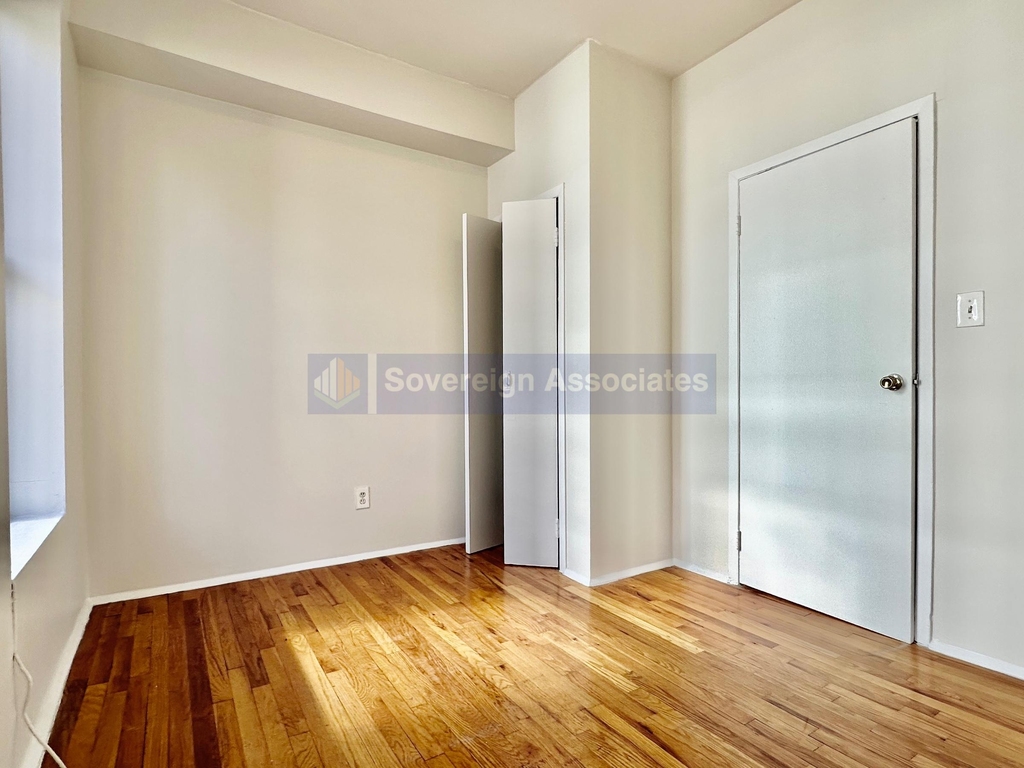 539 West 49th Street - Photo 1