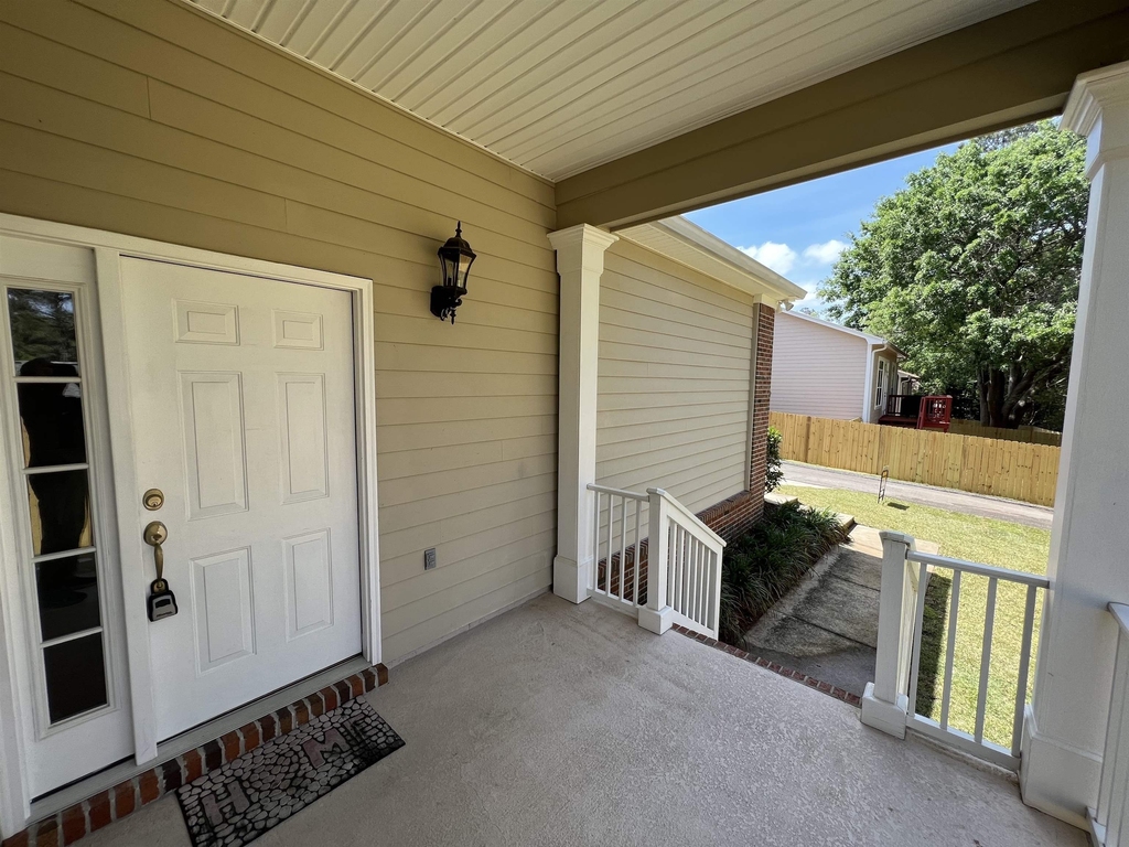 1571 Garden Park Ln. - Photo 2