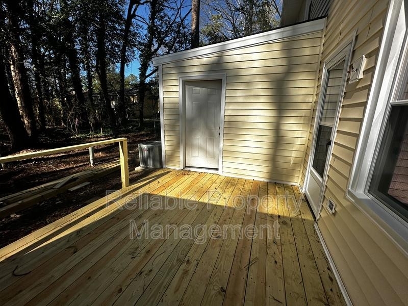 102 Stowe Place - Photo 10