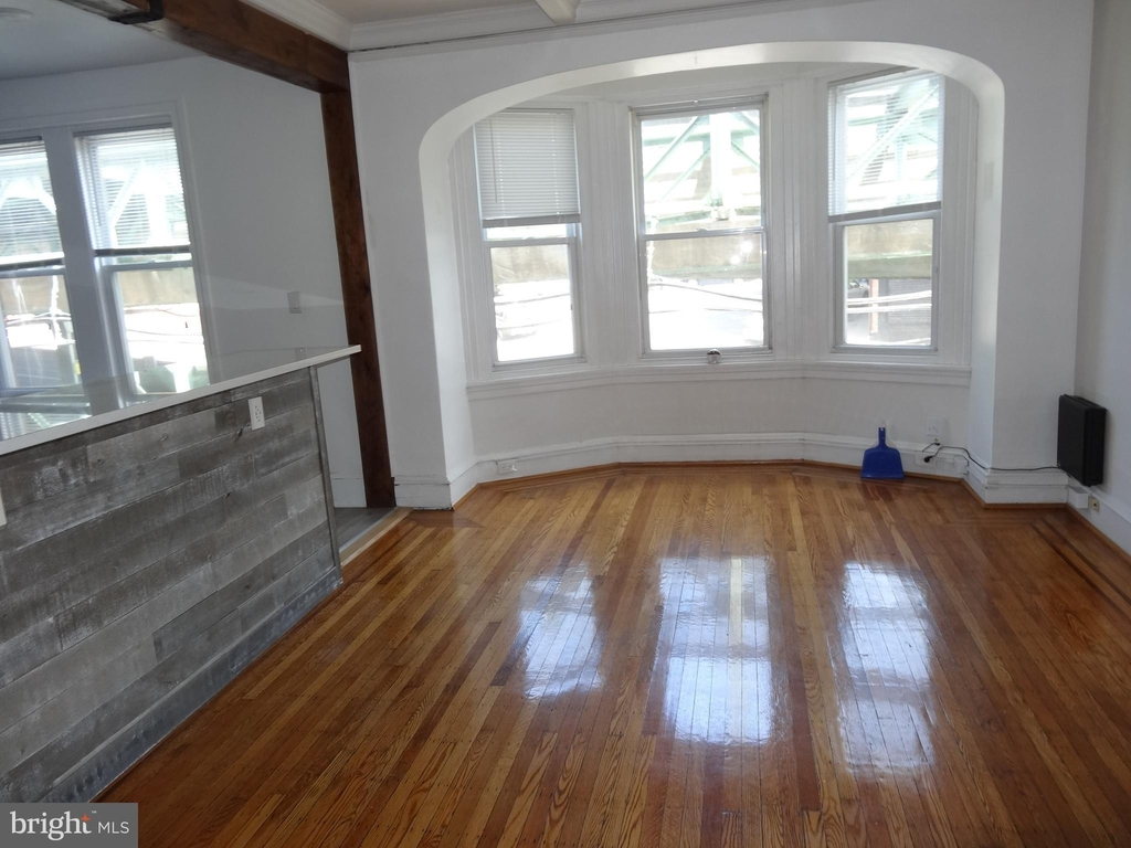 114 Levering Street - Photo 2