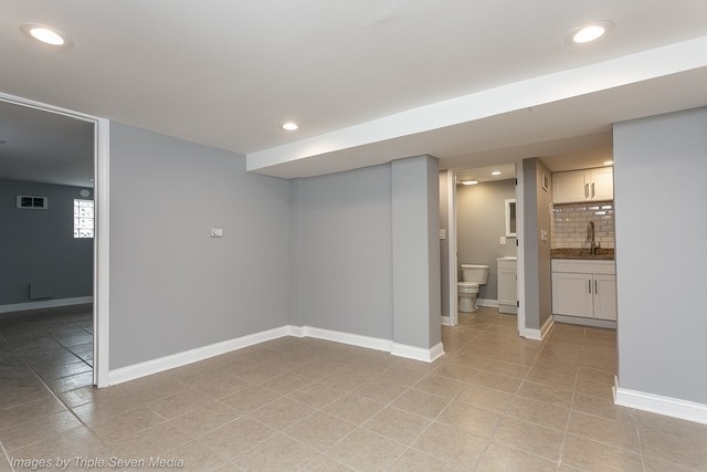 447 W 81st Street - Photo 4