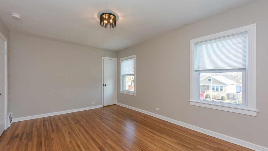 1437 Elgin Avenue - Photo 16