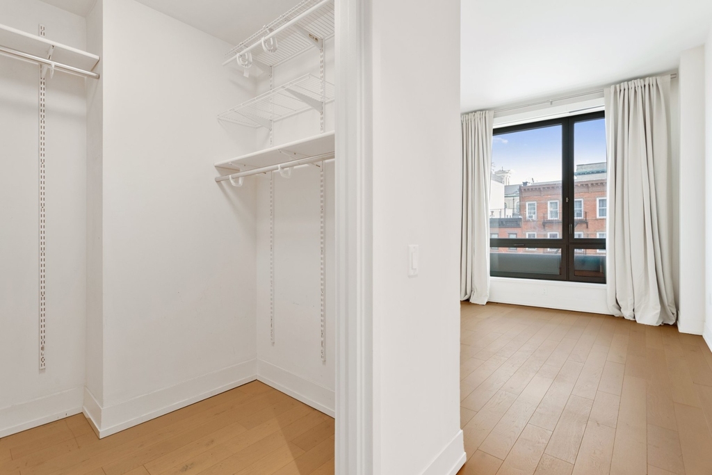 550 Vanderbilt Ave - Photo 8