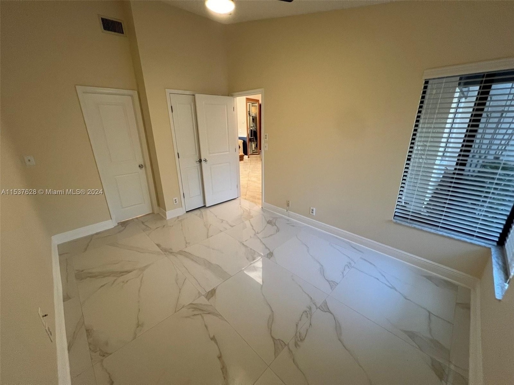 1000 Nw 113th Way - Photo 26