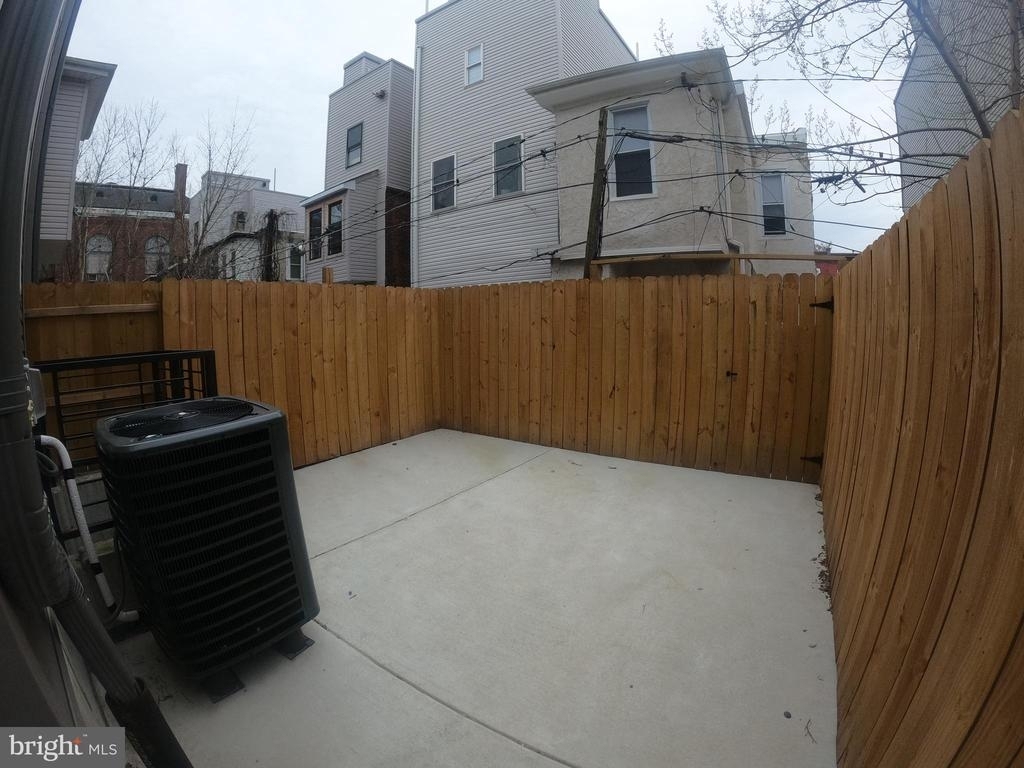 2526 Cecil B Moore Ave - Photo 19