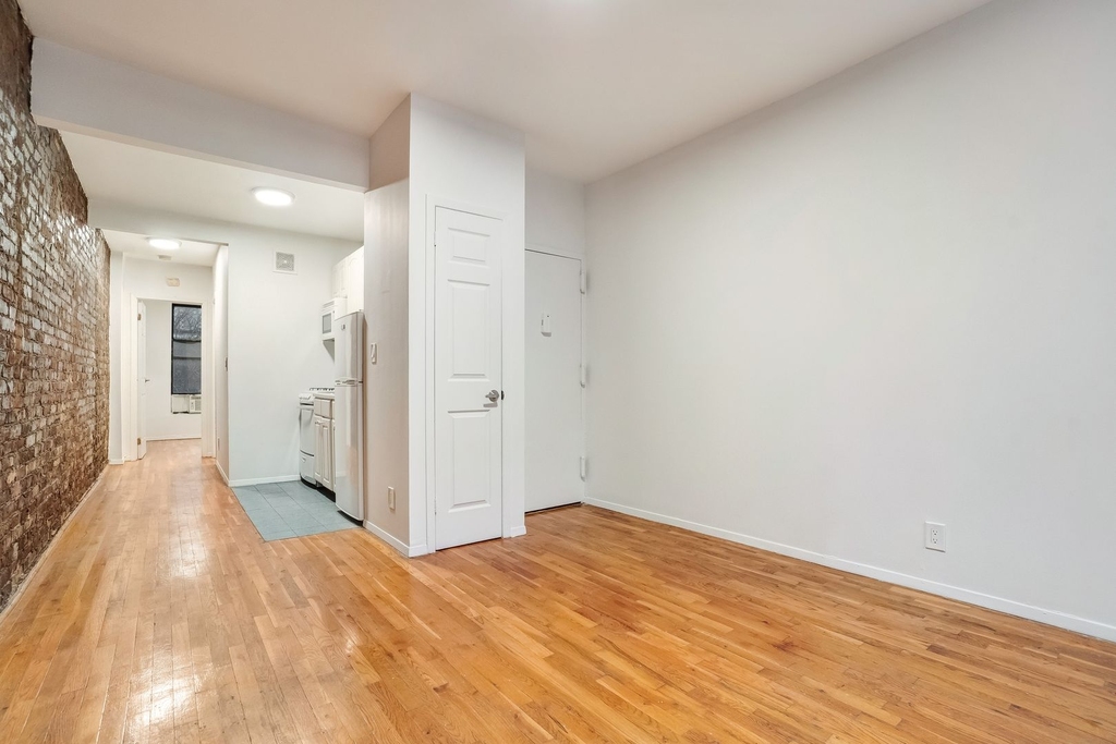 356 West 47th Street - Photo 2