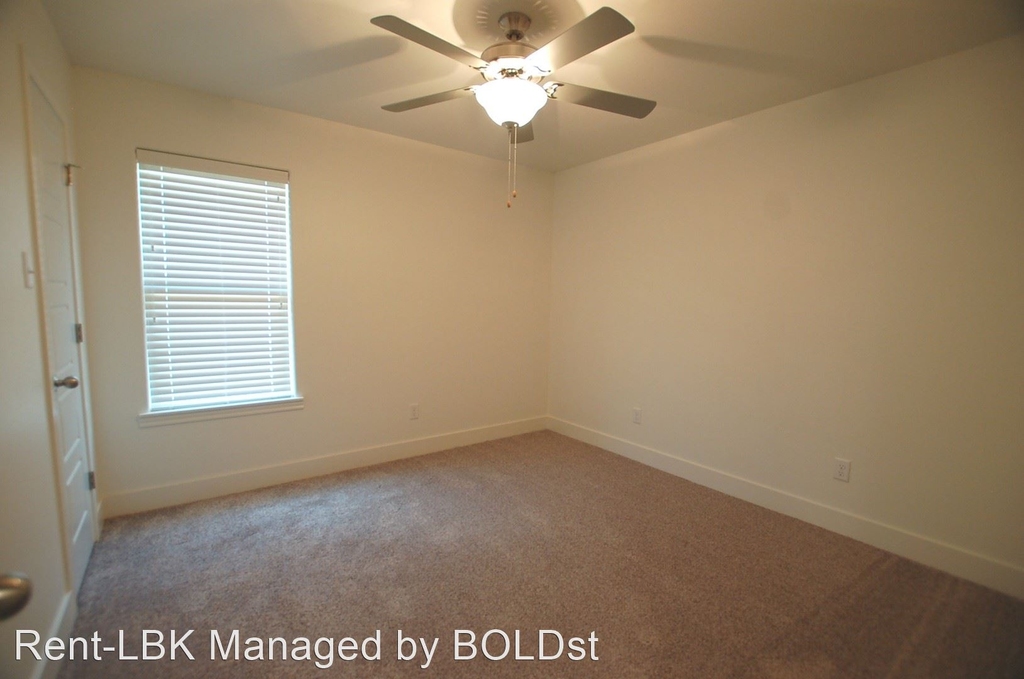 10404 Genoa Ave. - Photo 6