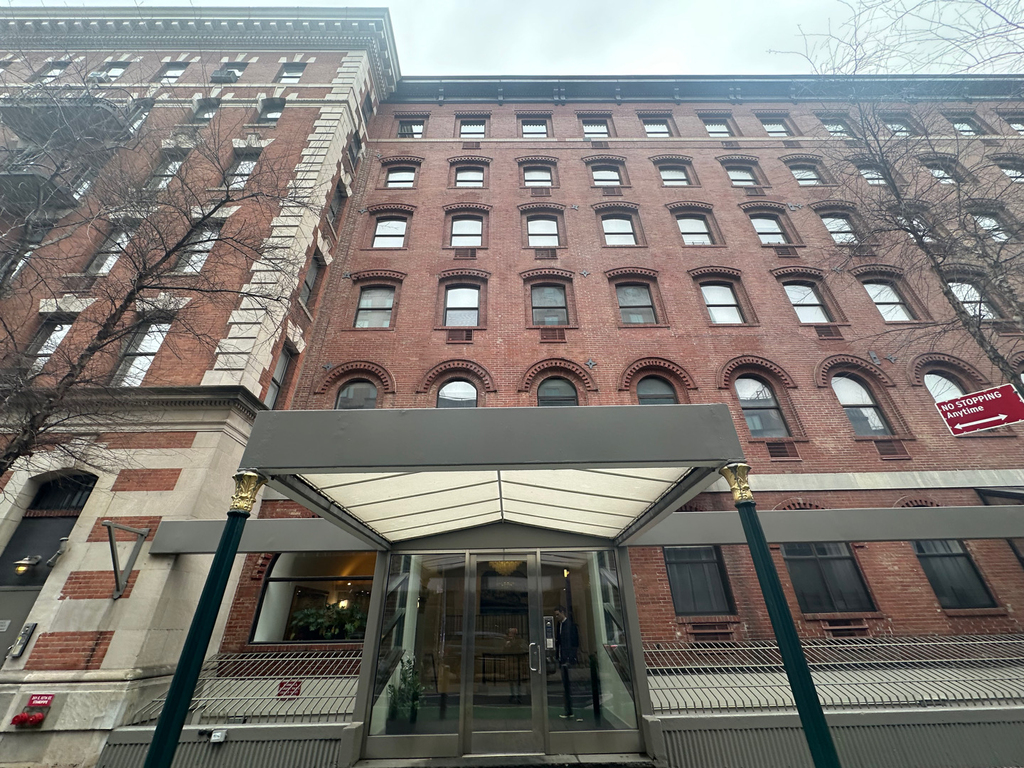 201 East 12th Street - Photo 13